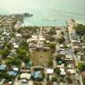<p>Himmafushi et en haut à gauche, vous pouvez voir la Mango Surf Villa<br />
@Copyright : Guillaume ROQUES</p>